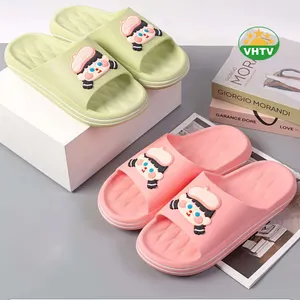 Traditionele Sandalen Voor Een Veelzijdige Optie Op Maat Gemaakte Indoor Slippers Voor Een Persoonlijk Tintje