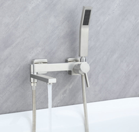 Robinet de bain à poignée unique en acier inoxydable 304 chromé poli brossé Mélangeur chaud-froid Pulvérisation de pluie Douche trois-en-un en céramique