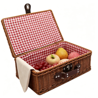 Panier moderne en plastique PP tressé imitation rotin, en forme de valise rectangulaire, avec doublure écologique, portable, pour emballage cadeau de vin à domicile