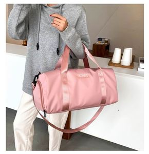 Bolsa de Deporte Impermeable de Gran Capacidad con Logotipo Personalizado, Bolsa de Viaje Deportiva para Mujer - Product Image 4