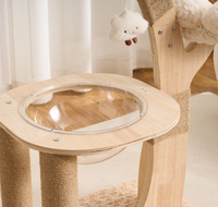 Arbre à chat écologique au design moderne Nuage de fleurs, avec poteaux à gratter en sisal en forme de pétales, jouet suspendu en peluche et poteaux en sisal