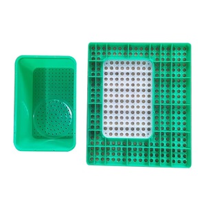 Gabbia per Conigli Facile da Pulire in Kenya con Vassoi in Plastica - Product Image 3