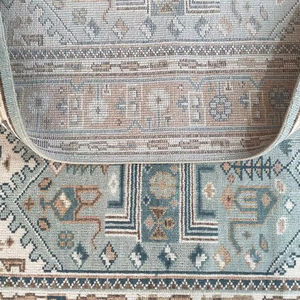 Tapis Oushak en laine fait main PB Nicolette, beige et bleu, pour salon, chambre et salle à manger. Tapis noué à la main, tapis tissé à la main. - Product Image 6