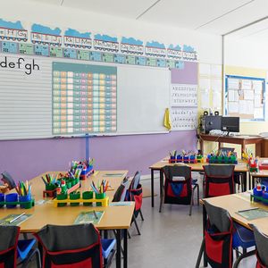 Tabla de Cien Números con Bolsillos, 27.5 x 29.5 Pulgadas, Tarjetas con Números del 1 al 100, Herramienta de Aprendizaje de Matemáticas para Niños - Product Image 5