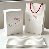 Boîte cadeau en relief avec motif de lapin de dessin animé, boîte cadeau mignonne et féminine avec rembourrage en papier pour anniversaire