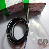 En stock Nouveau capteur de proximité XS612B4MBL2 XS618B4MBL2 XS618B4MAL55 Haute qualité Garantie d'un an DHL FEDEX UPS