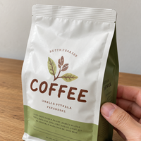 Sachet à café vert et blanc imprimé à fond plat avec soufflet latéral et encoche de déchirement pour l'emballage de café en grains entiers ou moulu – Idéal pour la vente au détail