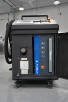 Nouveau modèle de système de nettoyage au laser pulsé industriel haute efficacité 1000W, refroidi par eau, pour l'élimination de la rouille, de la peinture et des oxydes, avec certification CE
