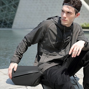 Bolso cruzado/mensajero/de deporte/de un solo hombro para hombre, de cuero genuino, con diseño de letras, impermeable, transpirable, súper ligero - Product Image 2