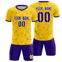 Chemises de football rétro personnalisées pour adultes Tissu à mailles en polyester lisse Maillots de football classiques vintage Service OEM