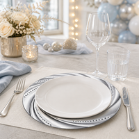 Assiettes de présentation rondes en plastique gaufré argentées de 13 pouces, brillantes, pour mariages, traiteurs, fêtes, Noël, dîners à domicile, vente en gros