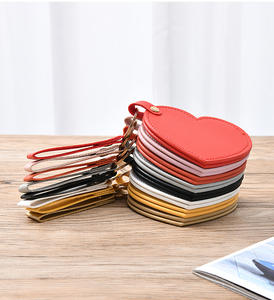 Porte-clés en cuir PU en forme de cœur avec logo personnalisé, miroir de poche portable pour sac à main, idéal pour les voyages - Product Image 6