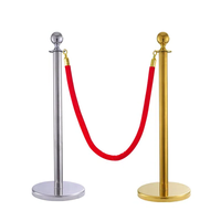 Poteau de poteaux de barrière d'or VIP de haute qualité avec corde rouge