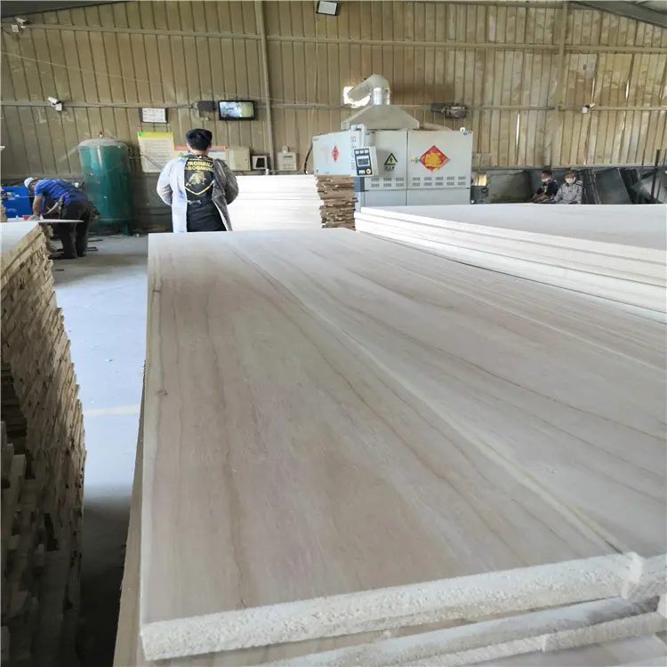Heze city paulownia bordo incollato pannello in legno massello fornitura di fabbrica tavole per mobili in legno massello di paulonia