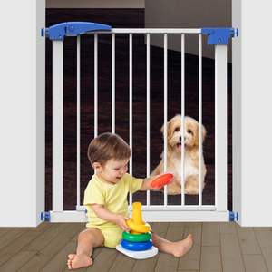 Barrière de sécurité pour bébé Walk-Thru, construction métallique Prodigy SG005, installation facile pour les portes et les escaliers, barrière intérieure/extérieure pour animaux domestiques et enfants - Product Image 1