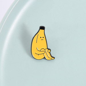 Broches en émail et badges de revers en métal sur le thème de l'homme banane triste, style dessin animé et anime humoristique, bijoux amusants, cadeau pour amis - Product Image 1