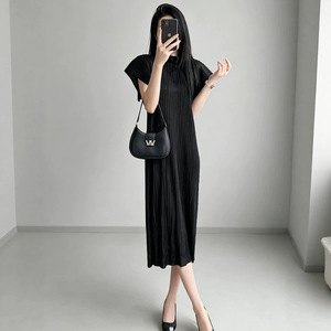 PY 2026 Robe plissée Miyake style élégant, col rond, manches lanternes, longueur genou, froncée, unie, décontractée, style occidental, pour femme, vente en gros - Product Image 3