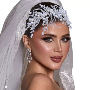 Applique de luxe personnalisée faite à la main en fil d'argent 3D, motif perlé, cristaux et strass en vrac, perles pour robe de mariée et chaussures - Product Image 4