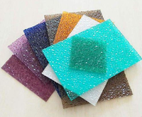 Panneau de polycarbonate en relief antidérapant de 5mm résistant aux chocs panneau de marche industriel Durable pour les Applications de toit extérieur moderne