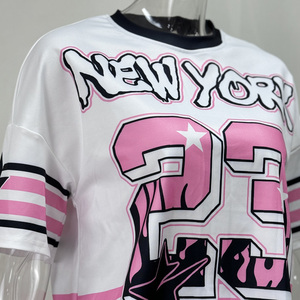 เสื้อครอปพิมพ์ลาย Y2K ปี 2026 กระโปรงจีบสีดำ ชุดเซ็ต 2 ชิ้นสไตล์สปอร์ตสำหรับผู้หญิง ทรงหลวม ระบายอากาศได้ดี เหมาะสำหรับฤดูใบไม้ผลิและฤดูร้อน แขนสั้น คอกลม - Product Image 4
