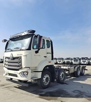 Camion tracteur diesel HOWO7 8x4 d'occasion à bas prix, 380 CV, moteur Weichai, direction à gauche, pour charges lourdes arrière, destiné aux mines du Moyen-Orient