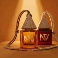 Vente en gros de flacons diffuseurs de parfum pour voiture en verre carré de 8 ml, vides, personnalisables, avec bouchon en bois et cordon, parfum d'ambiance, direct usine