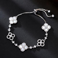 Bracelet en cristal scintillant trèfle à quatre feuilles 2025, bracelet en acier inoxydable plaqué or, zircon rose, bracelet porte-bonheur tendance, cadeau