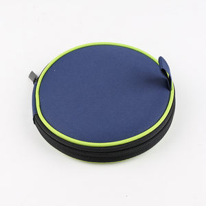 Bolsa de Viaje Portátil de Silicona para Perros al por Mayor con Cremallera y Cuenco de 760ml para Comida y Agua - Product Image 1