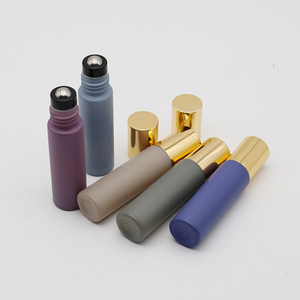 Flacon roll-on en verre vide de 10 ml personnalisable avec logo, pour parfum, huile essentielle, cosmétique, massage, avec col en métal et surface mate - Product Image 1