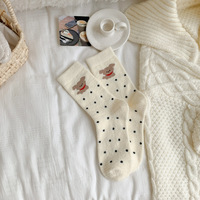 Chaussettes d'automne et d'hiver : mignon chien de dessin animé pour filles, chaussettes mi-mollet chaudes en polaire et épaisses, chaussettes de sol pour la maison, chaussettes de sommeil
