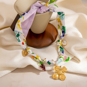 Collier noué transfrontalier avec pendentif fleur en alliage de zinc, bijoux d'été pour femmes - Product Image 2