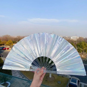 Vente chaude PVC laser <span class=keywords><strong>film</strong></span> ventilateur main couleur argent chinois ancien fête de mariage en plastique ventilateur pliant à la main - Product Image 2