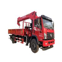 Camion grue à benne basculante 7 tonnes 4x2 avec châssis mono-essieu, benne de 4,5 m et grue télescopique