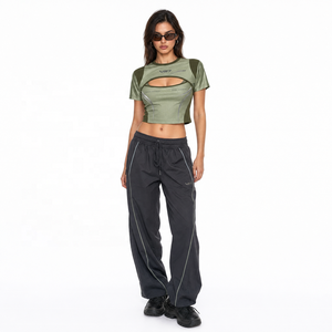 Camiseta Deportiva Personalizada para Mujer, Corte Ajustado, Transpirable, de Secado Rápido, Tejido Elástico, Manga Corta, para Fanáticas de Deportes de Motor - Product Image 2