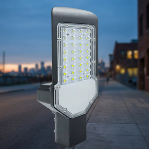 Lampadaire LED 36W à haut lumen, lampe de sécurité extérieure avec lentille optique intégrée pour l'éclairage des zones industrielles - Product Image 6