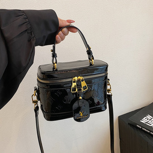 <span class=keywords><strong>Sac</strong></span> bandoulière/épaule en PU gaufré style européen et américain avec fermeture éclair, couleur unie, collection Printemps 2026 pour femme - Product Image 3