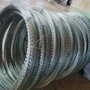 มีดโกนสังกะสี0.5 ± 0.05มม. CBT 60สำหรับ<span class=keywords><strong>รั้ว</strong></span>เรือนจำได้รับการรับรอง ISO 1461 - Product Image 2