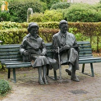 Statue de couple âgé en bronze grandeur nature assis sur un banc, design personnalisé, décoration extérieure, en vente
