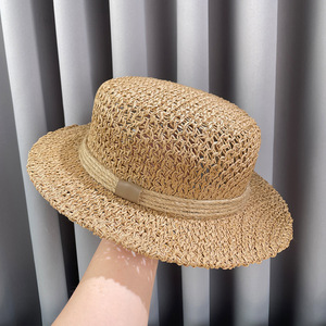 Chapeau haut de forme en fourrure style bohème chic avec large bord, fleur et nœud papillon pour l'été, la plage, le jardin, les pique-niques et les activités de plein air - Product Image 3