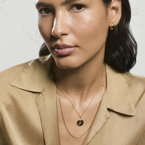 Collar con Colgante Cósmico Gemnel, Plata de Ley 925, Baño de Oro Vermeil, Amuleto Celestial, Joyería Astrológica - Product Image 4