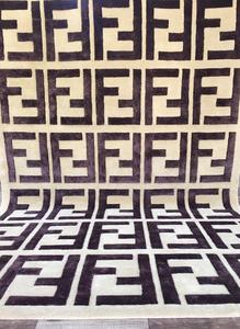 Tapis en laine tufté à la main de luxe, motif clé grecque moderne, fabricant de tapis en laine de créateur - Product Image 2
