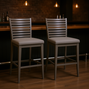 Juego de 2 taburetes de bar con respaldo de listones Wallace & Bay Mariano Gray, muebles de bar contemporáneos y modernos con estructura de madera y asiento de tela - Product Image 2