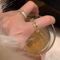 Bague ouverte en zircon plaqué or avec lettre H en émail, style INS, design de niche français, bijoux en cuivre en gros pour les soirées féminines