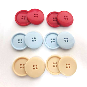 Fashion Custom Magnetic <strong>Buttons</strong> in <strong>Solid</strong> <strong>Color</strong>, 4-hole Resin for Women's Clothing and Coats. - Product Image 4