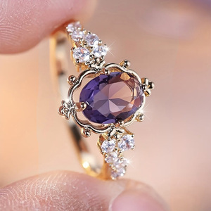 Anello con gemma viola Sweet Princess per donna, elegante gioiello da dito alla moda - Product Image 1