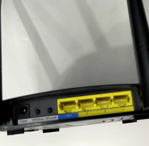 เราเตอร์ <span class=keywords><strong>Tenda</strong></span> <span class=keywords><strong>AC5</strong></span> AC1200 แบบดูอัลแบนด์, ความเร็ว 1167Mbps, เฟิร์มแวร์ภาษาอังกฤษ, เสาอากาศ 5dBi สี่เสา, พอร์ต 100Mbps, รองรับ IPv6 อุปกรณ์มือสอง - Product Image 2