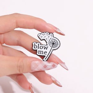 मुझे झटका, मुझे एनमेल पिन रचनात्मक गायक के गीत गाने मेलोडी ब्रोच धातु लाडेल बैज दोस्तों थोक के लिए गहने उपहार - Product Image 4