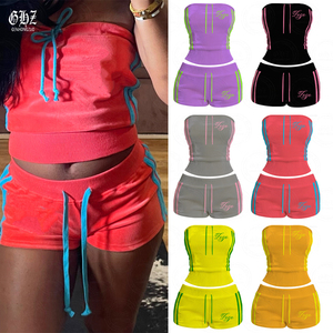 Completo da <span class=keywords><strong>donna</strong></span> 2 pezzi <span class=keywords><strong>in</strong></span> <span class=keywords><strong>velluto</strong></span> con top a tubino e pantaloncini a righe a blocchi, personalizzabile, collezione estiva 2026 Y2K - Product Image 1