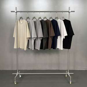 Camiseta Deportiva de Gran Tamaño con Hombros Caídos y Estampado DTG, Personalizable con Logotipo, Camiseta con Estampado Puff para Hombre - Product Image 4