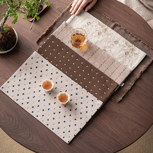 Posavasos vintage hecho a mano de algodón y lino con borlas, teñido con color de caqui, acabado envejecido, método tradicional de elaboración en seco, resistente al calor. - Product Image 1